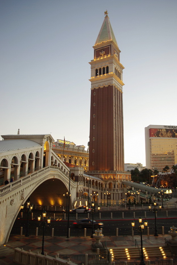 A Guide to Visiting Las Vegas - Dreaming Of The Next Trip